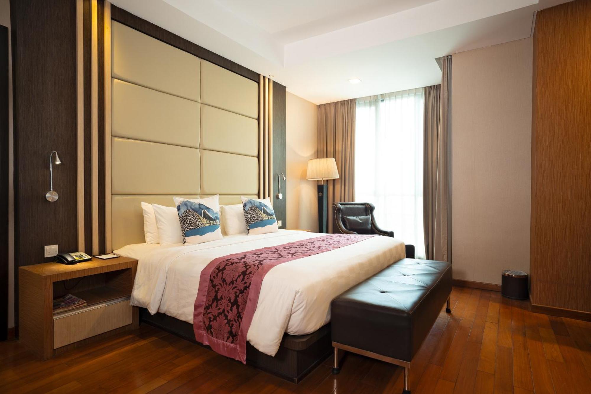 Nagoya Hill Hotel Batam Exterior foto